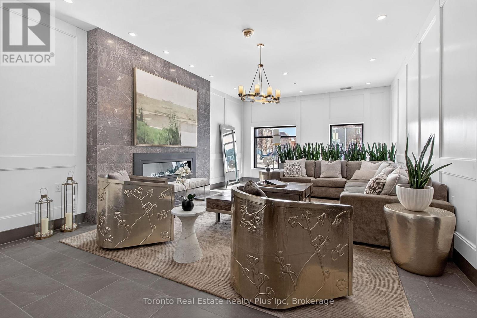 1109 - 260 Villagewalk Boulevard, London North, Ontario  N6G 0W6 - Photo 3 - X12805550