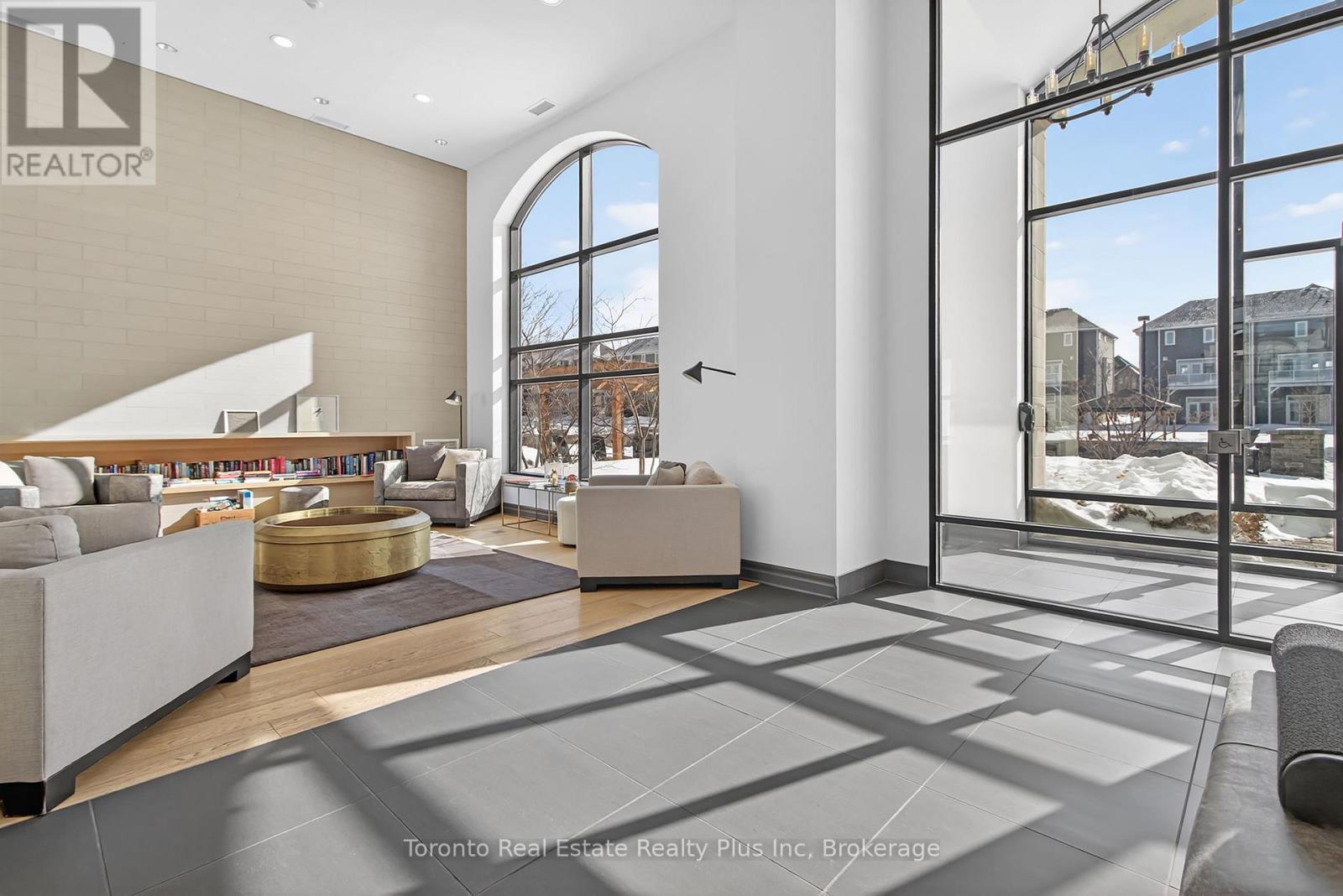 1109 - 260 Villagewalk Boulevard, London North, Ontario  N6G 0W6 - Photo 5 - X12805550