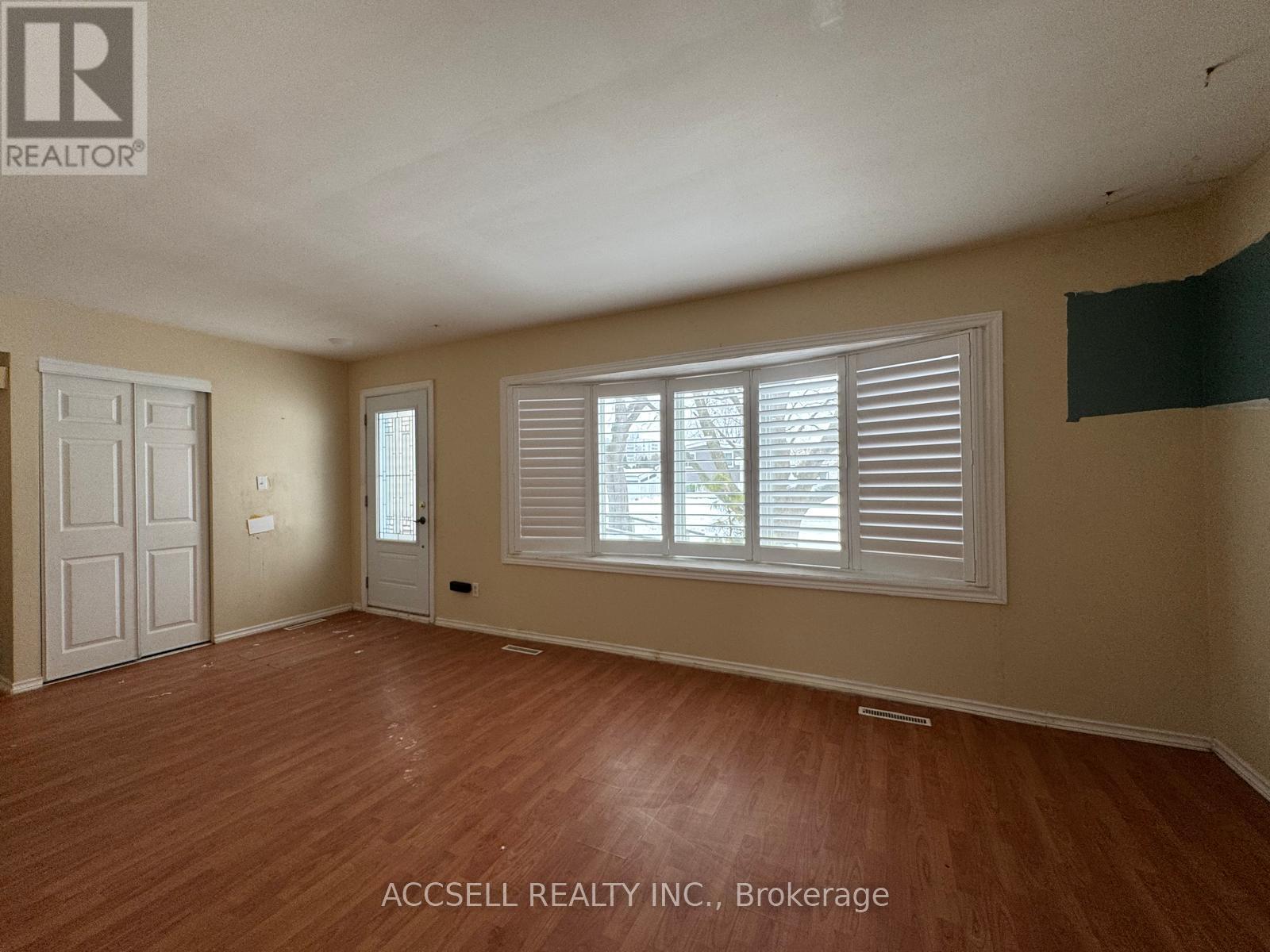 10 Baroche Street, Hamilton, Ontario  L8V 4C7 - Photo 7 - X12805592