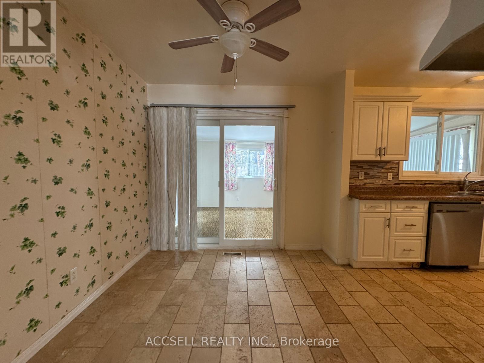 10 Baroche Street, Hamilton, Ontario  L8V 4C7 - Photo 8 - X12805592