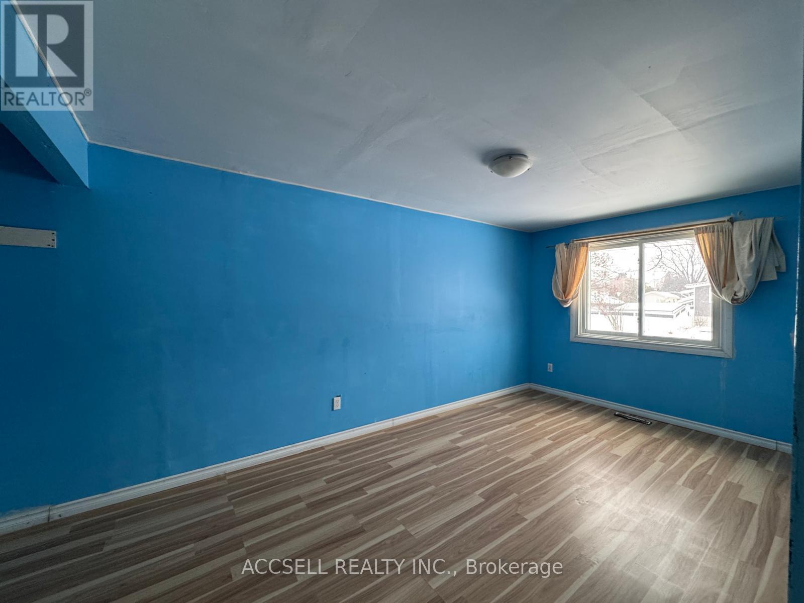 10 Baroche Street, Hamilton, Ontario  L8V 4C7 - Photo 9 - X12805592