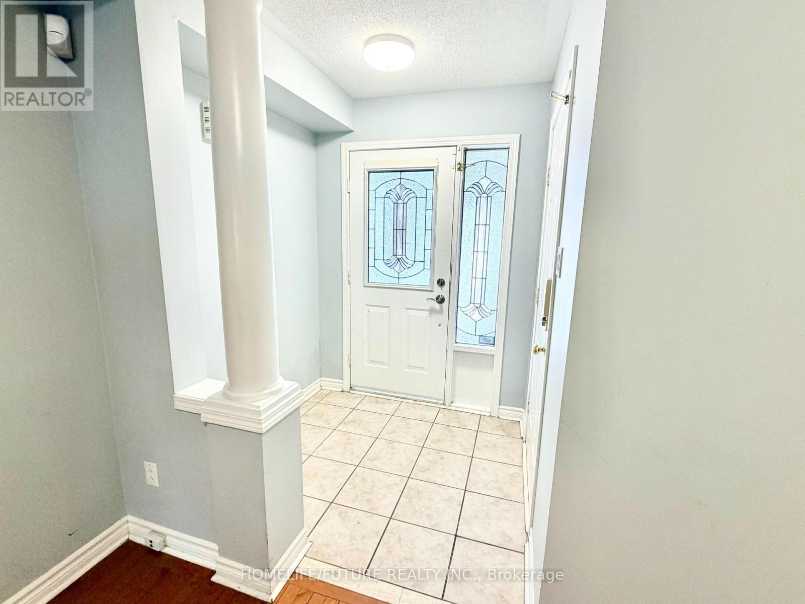 Main & 2nd - 45 Secord Crescent, Brampton (Fletcher's Meadow), Ontario  L6X 4Y8 - Photo 7 - W12693564