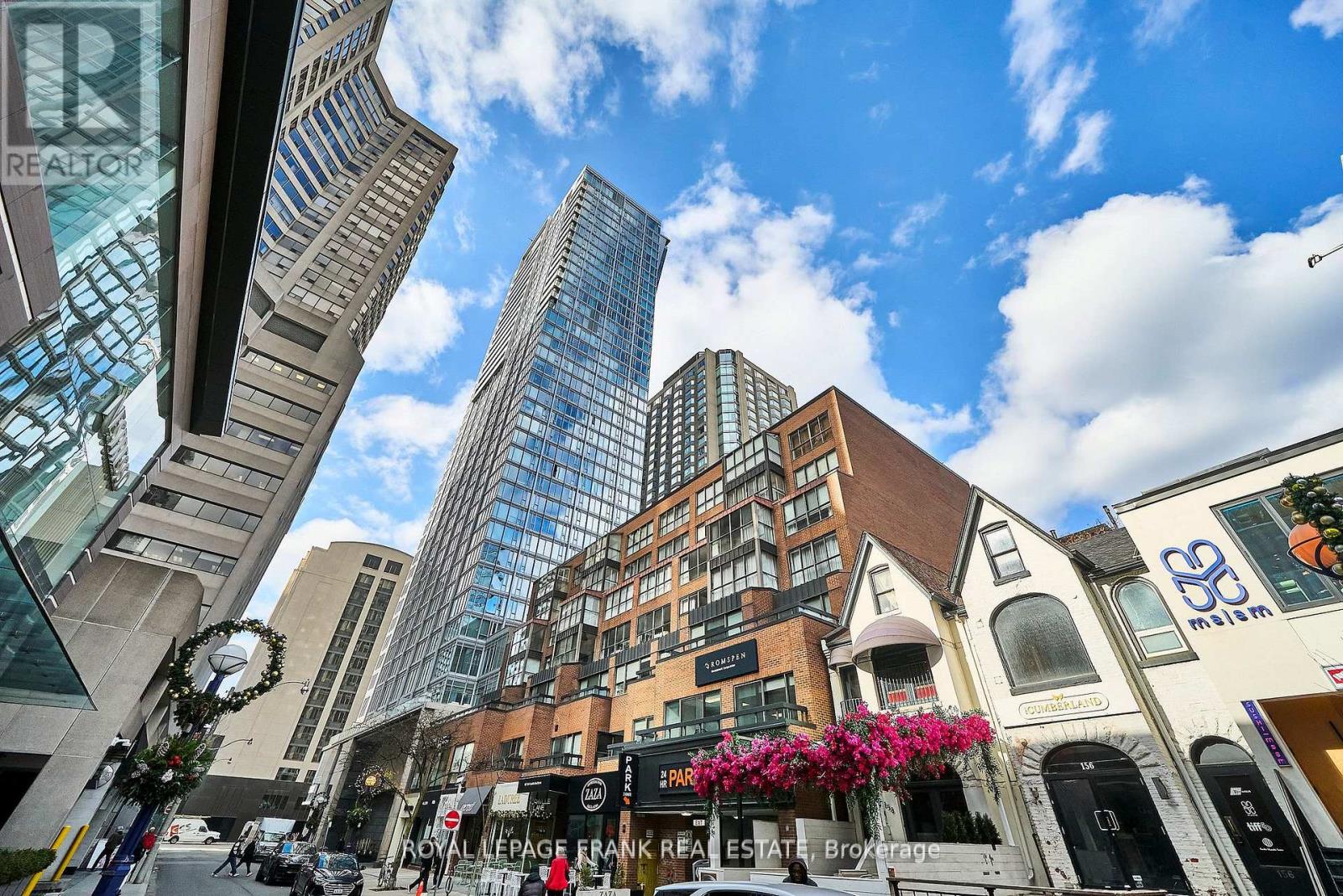 2005 - 188 Cumberland Street, Toronto, Ontario  M5R 0B6 - Photo 1 - C12805724