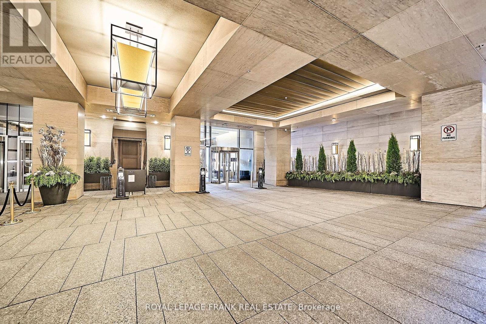 2005 - 188 Cumberland Street, Toronto, Ontario  M5R 0B6 - Photo 4 - C12805724