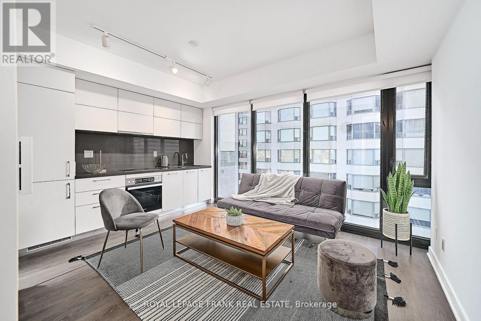 2005 - 188 Cumberland Street, Toronto, Ontario  M5R 0B6 - Photo 7 - C12805724