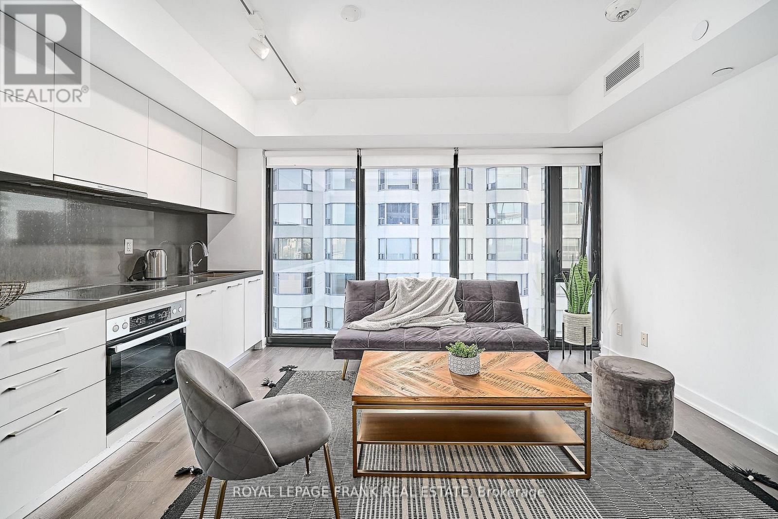 2005 - 188 Cumberland Street, Toronto, Ontario  M5R 0B6 - Photo 8 - C12805724