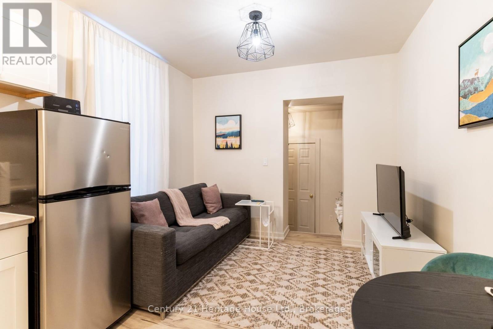 2 - 212 Wilson Street, Hamilton (Landsdale), Ontario  L8R 1E5 - Photo 3 - X12805776