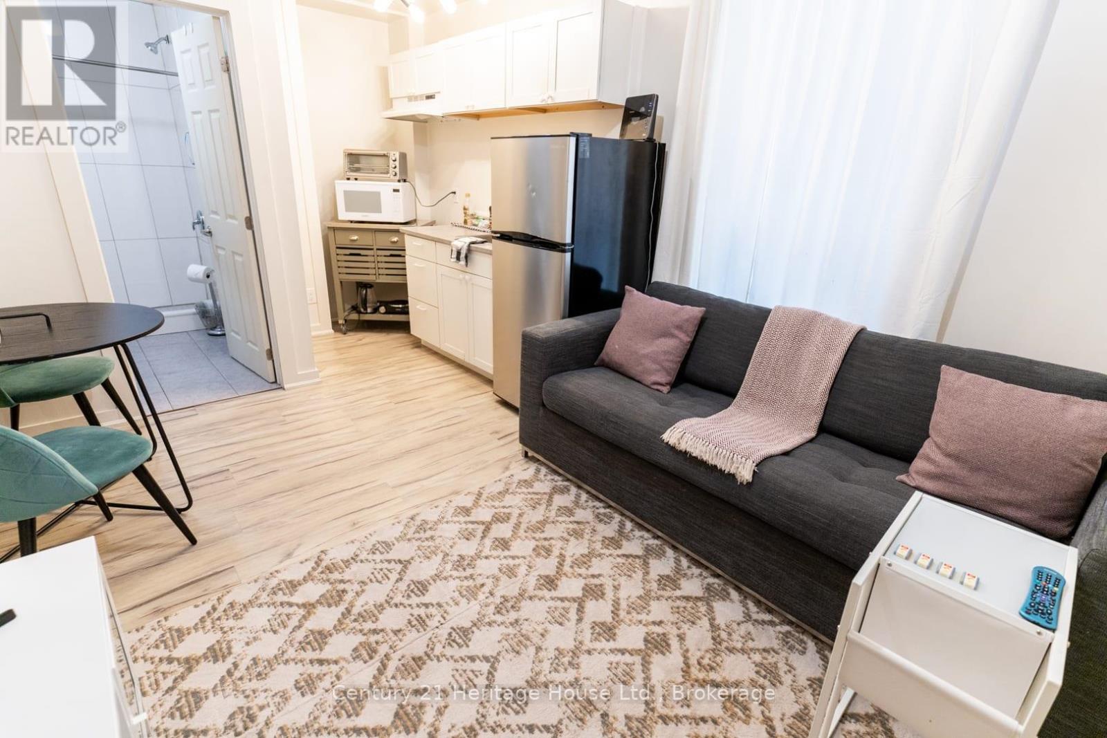 2 - 212 Wilson Street, Hamilton (Landsdale), Ontario  L8R 1E5 - Photo 5 - X12805776