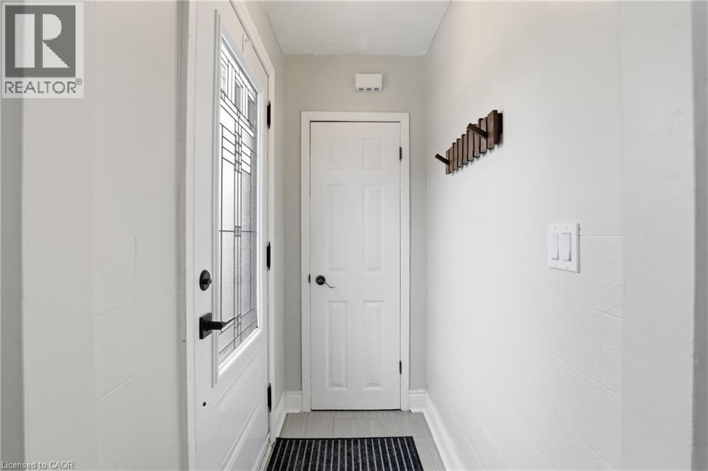 32 Audrey Street, Hamilton, Ontario  L8V 1G4 - Photo 4 - 40798614