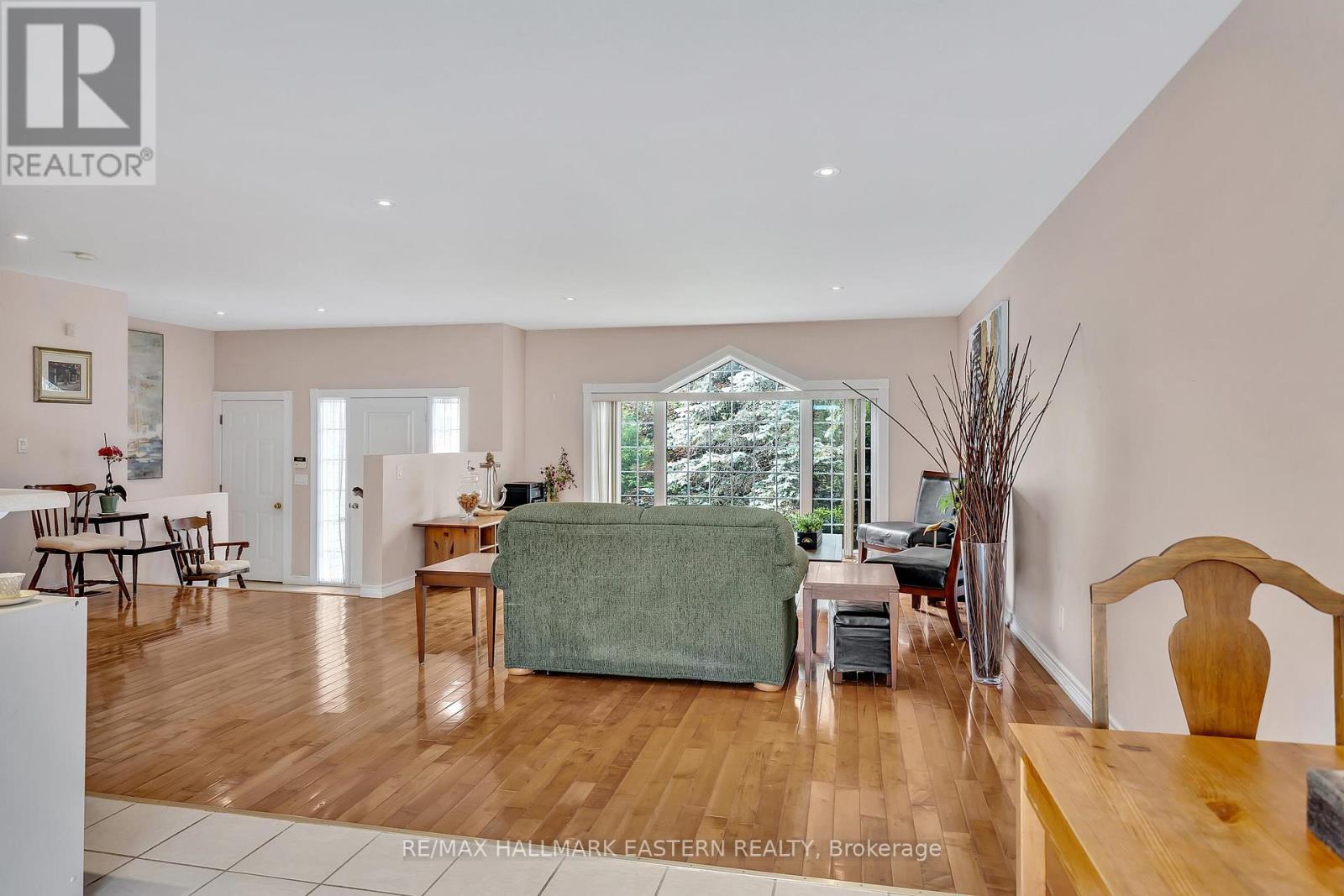 75 Oxford Street, Selwyn, Ontario  K0L 2H0 - Photo 17 - X12805874