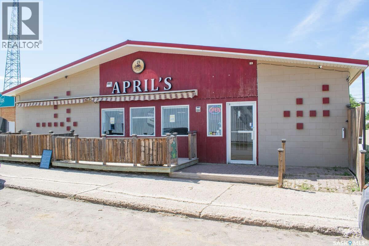 231 Main STREET, Central Butte, Saskatchewan