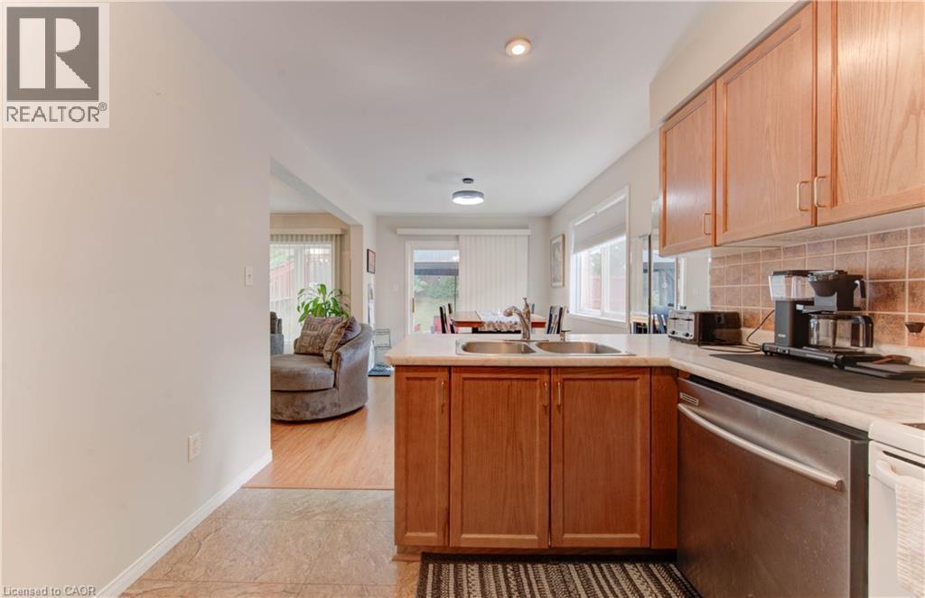 916 Veronica Court, Kitchener, Ontario  N2A 4G4 - Photo 9 - 40802184