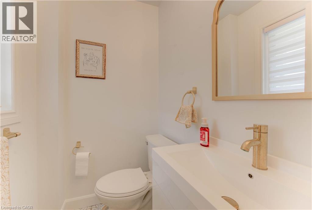 916 Veronica Court, Kitchener, Ontario  N2A 4G4 - Photo 5 - 40802184