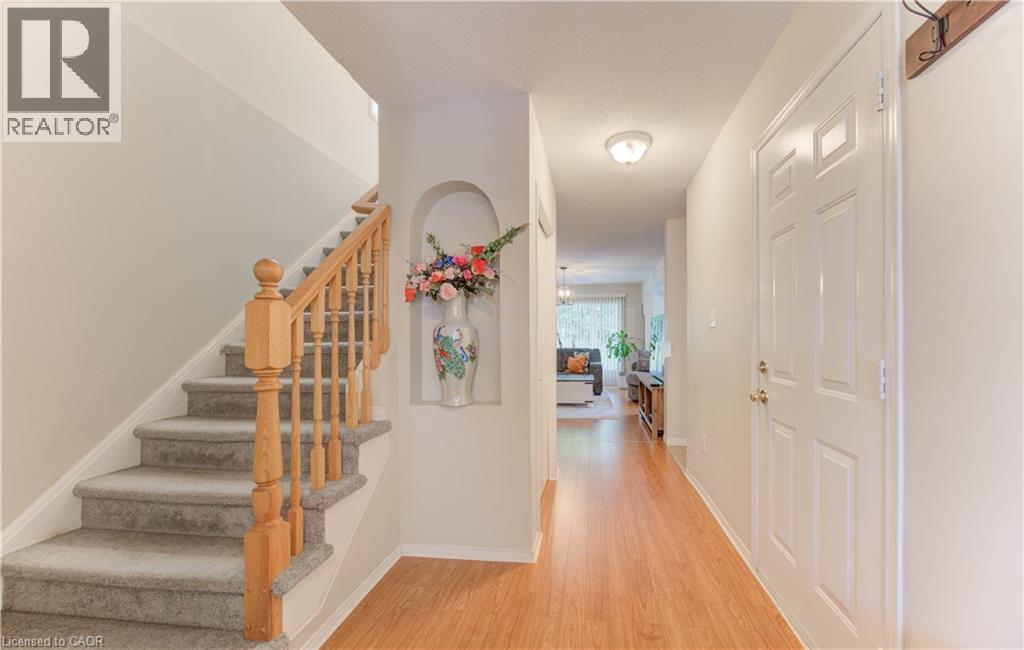 916 Veronica Court, Kitchener, Ontario  N2A 4G4 - Photo 4 - 40802184