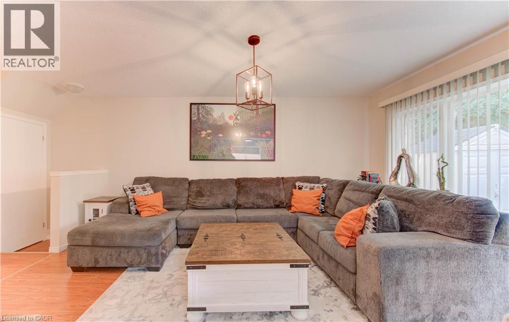 916 Veronica Court, Kitchener, Ontario  N2A 4G4 - Photo 7 - 40802184