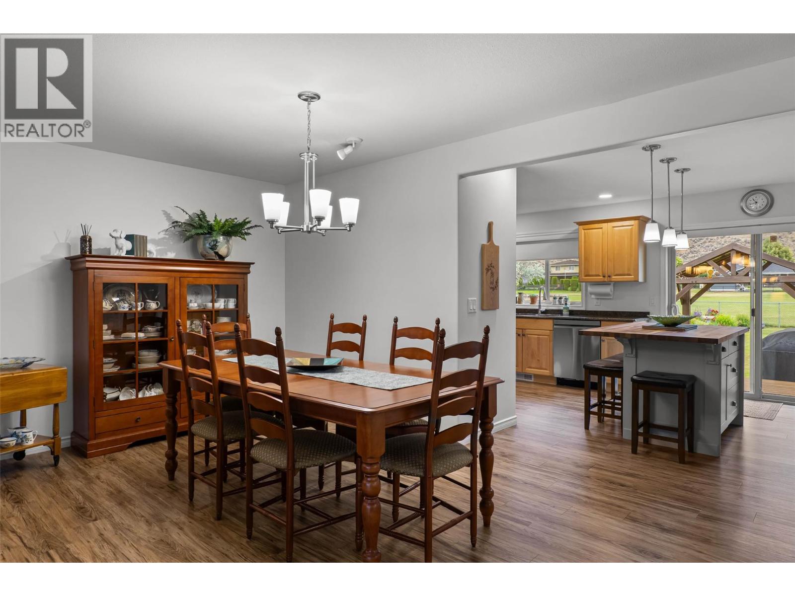 3712 Navatanee Drive, Kamloops, British Columbia  V2H 1S1 - Photo 5 - 10376524