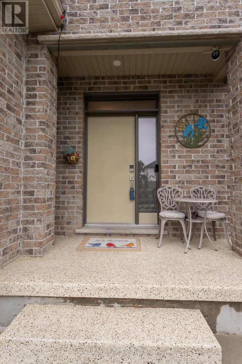 515 Chelton Road, London South, Ontario  N6M 0H9 - Photo 5 - X12805792