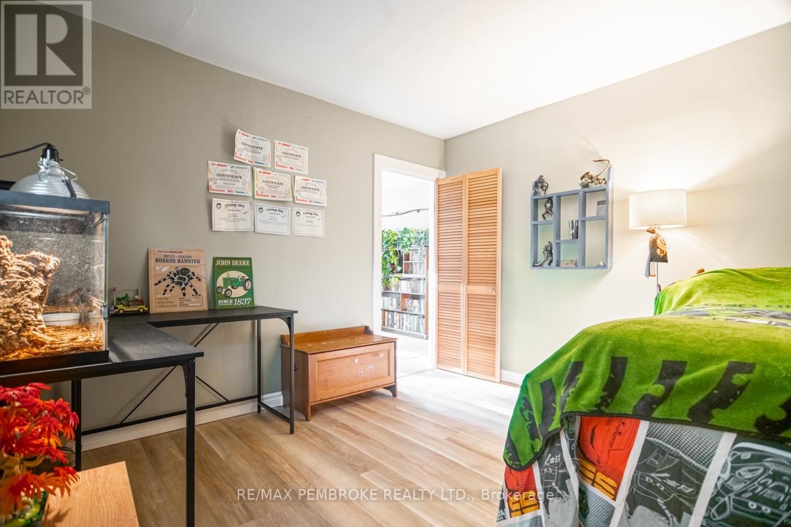 561 Hamilton Street W, Laurentian Valley, Ontario  K8A 6N9 - Photo 6 - X12805748