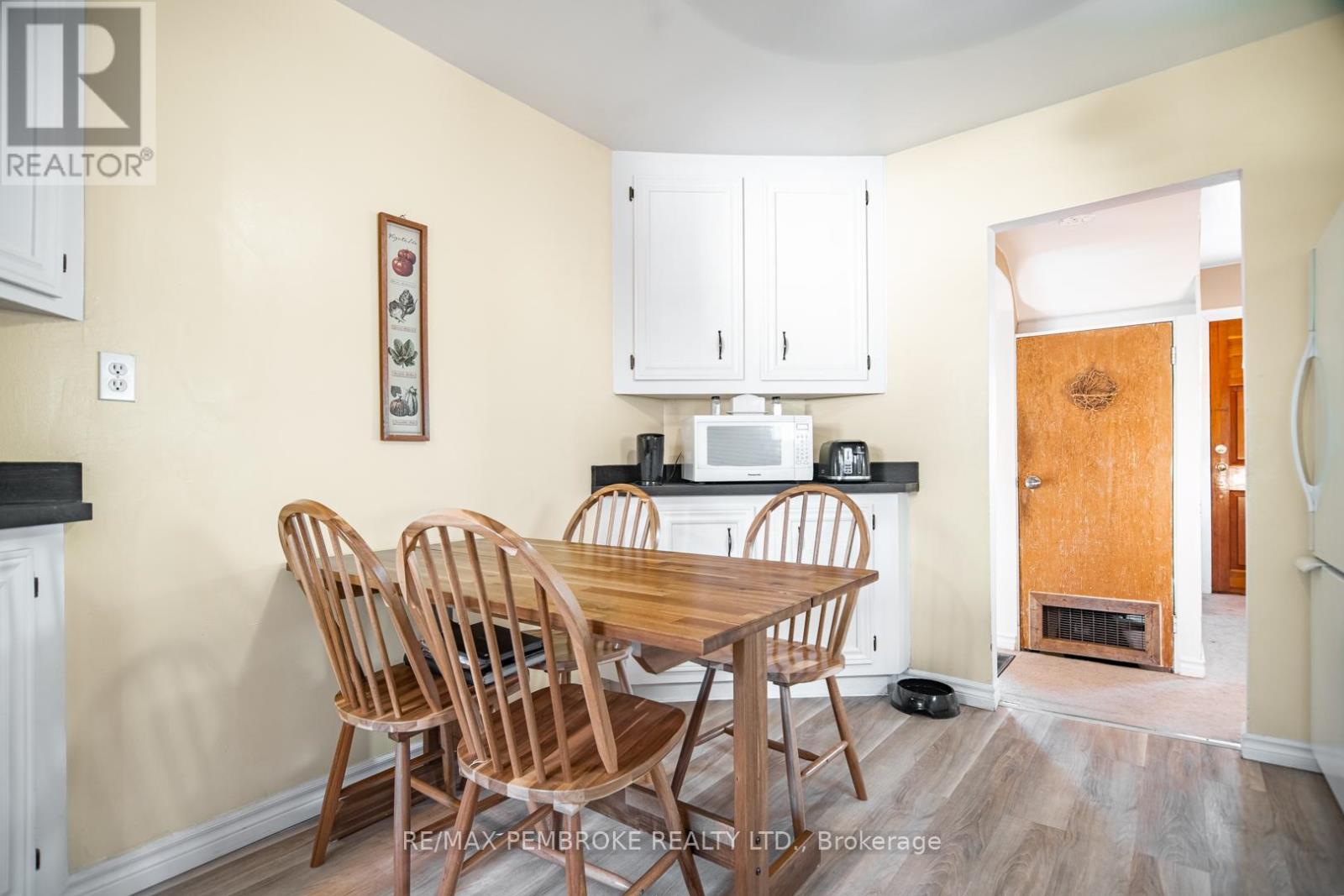 561 Hamilton Street W, Laurentian Valley, Ontario  K8A 6N9 - Photo 9 - X12805748