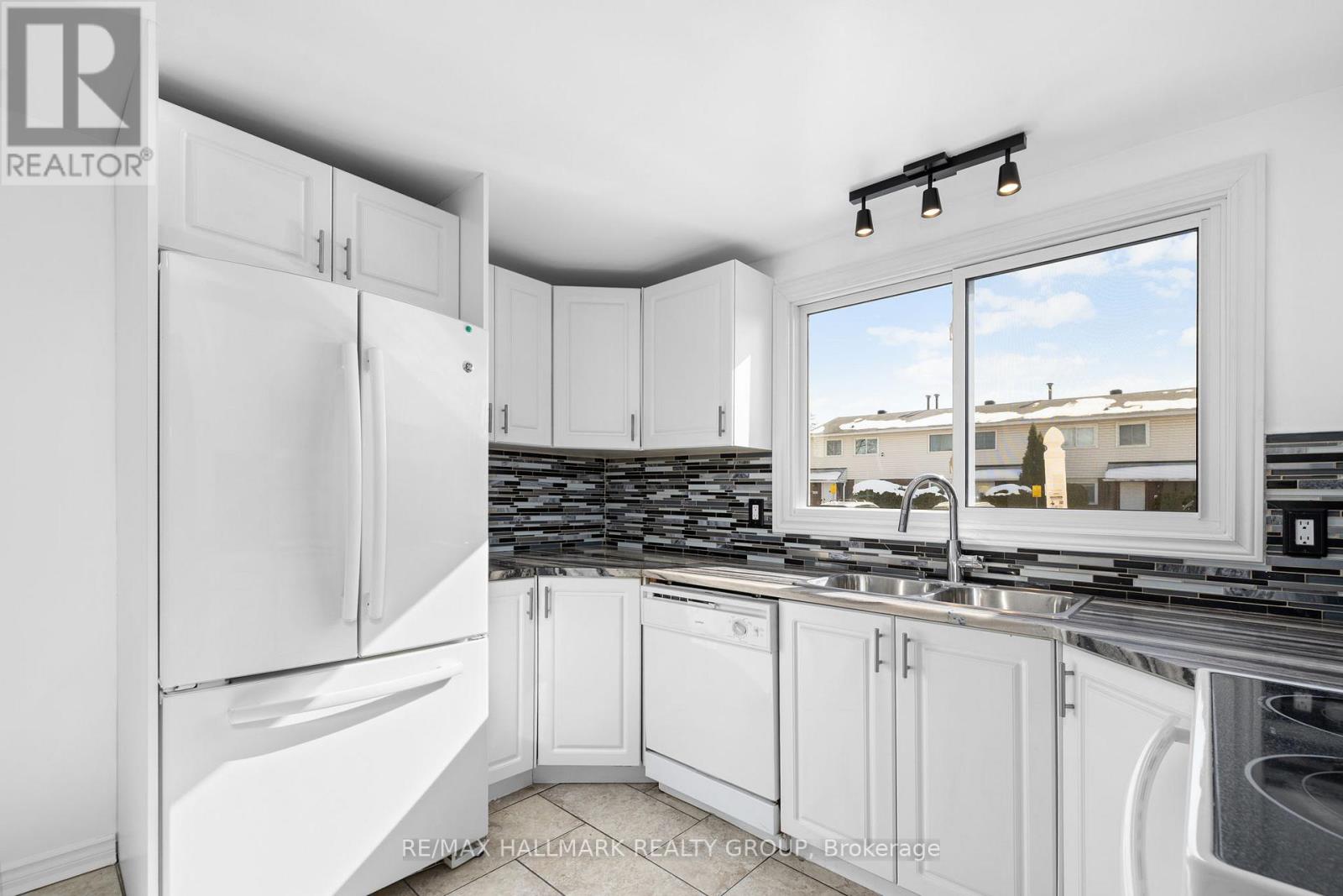 C - 1458 Heatherington Road, Ottawa, Ontario  K1V 6S1 - Photo 7 - X12805726