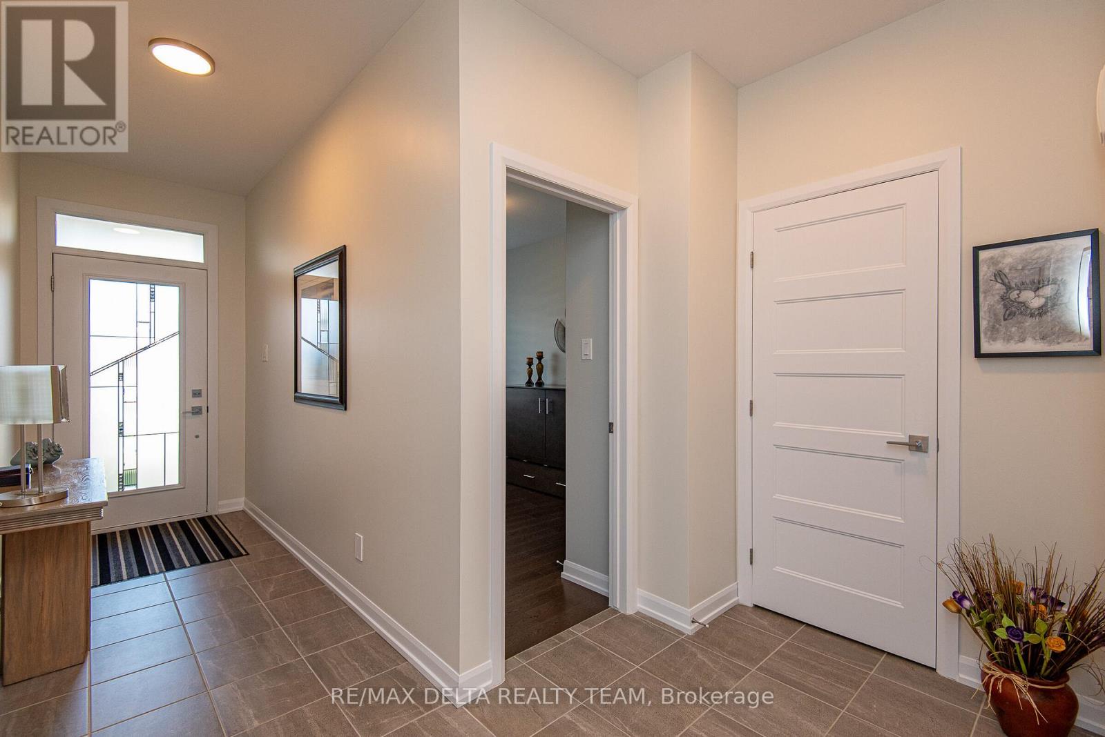 373 Sterling Avenue, Clarence-Rockland, Ontario  K2K 0L4 - Photo 2 - X12805772