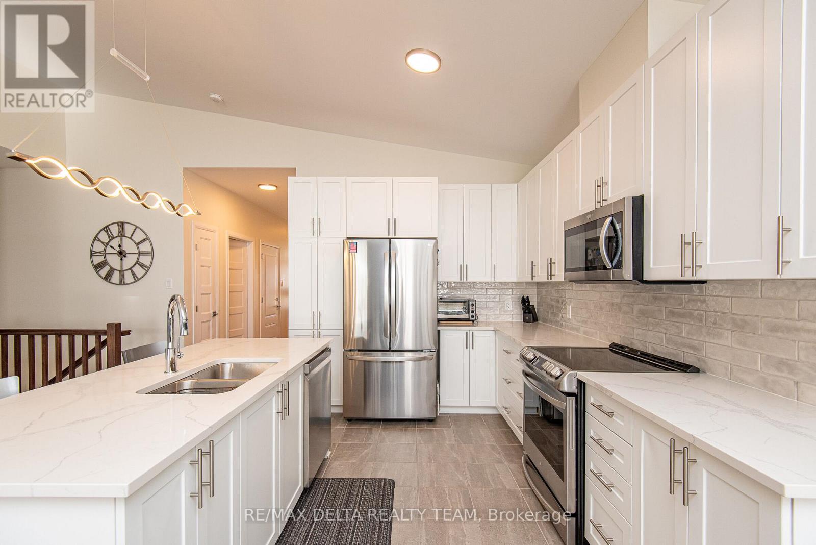 373 Sterling Avenue, Clarence-Rockland, Ontario  K2K 0L4 - Photo 3 - X12805772