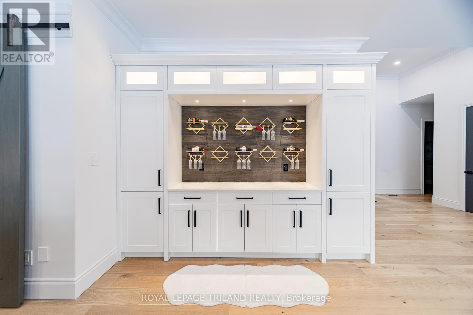 10175 Merrywood Drive, Lambton Shores, Ontario  N0M 1T0 - Photo 15 - X12681430