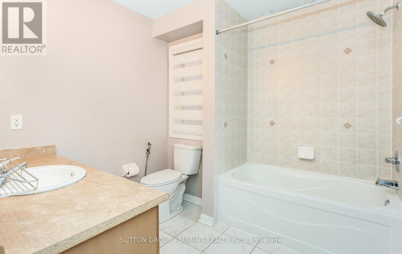 7570 Saint Barbara Boulevard, Mississauga, Ontario  L5W 0B6 - Photo 35 - W12804520