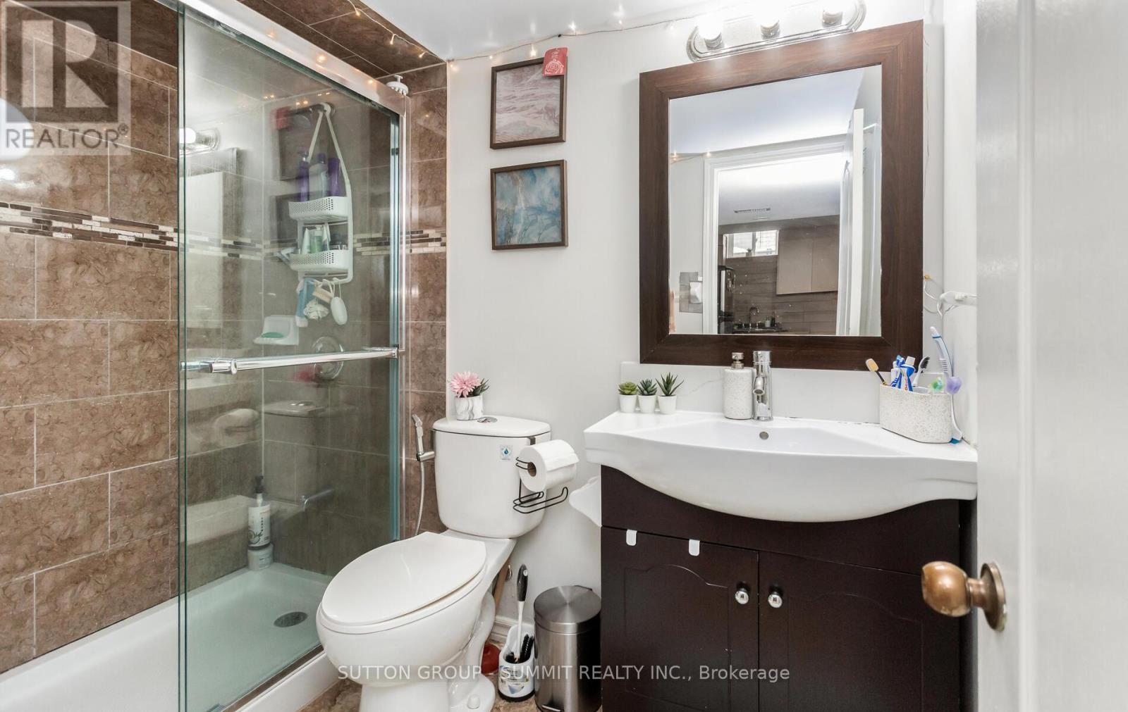 7570 Saint Barbara Boulevard, Mississauga, Ontario  L5W 0B6 - Photo 46 - W12804520