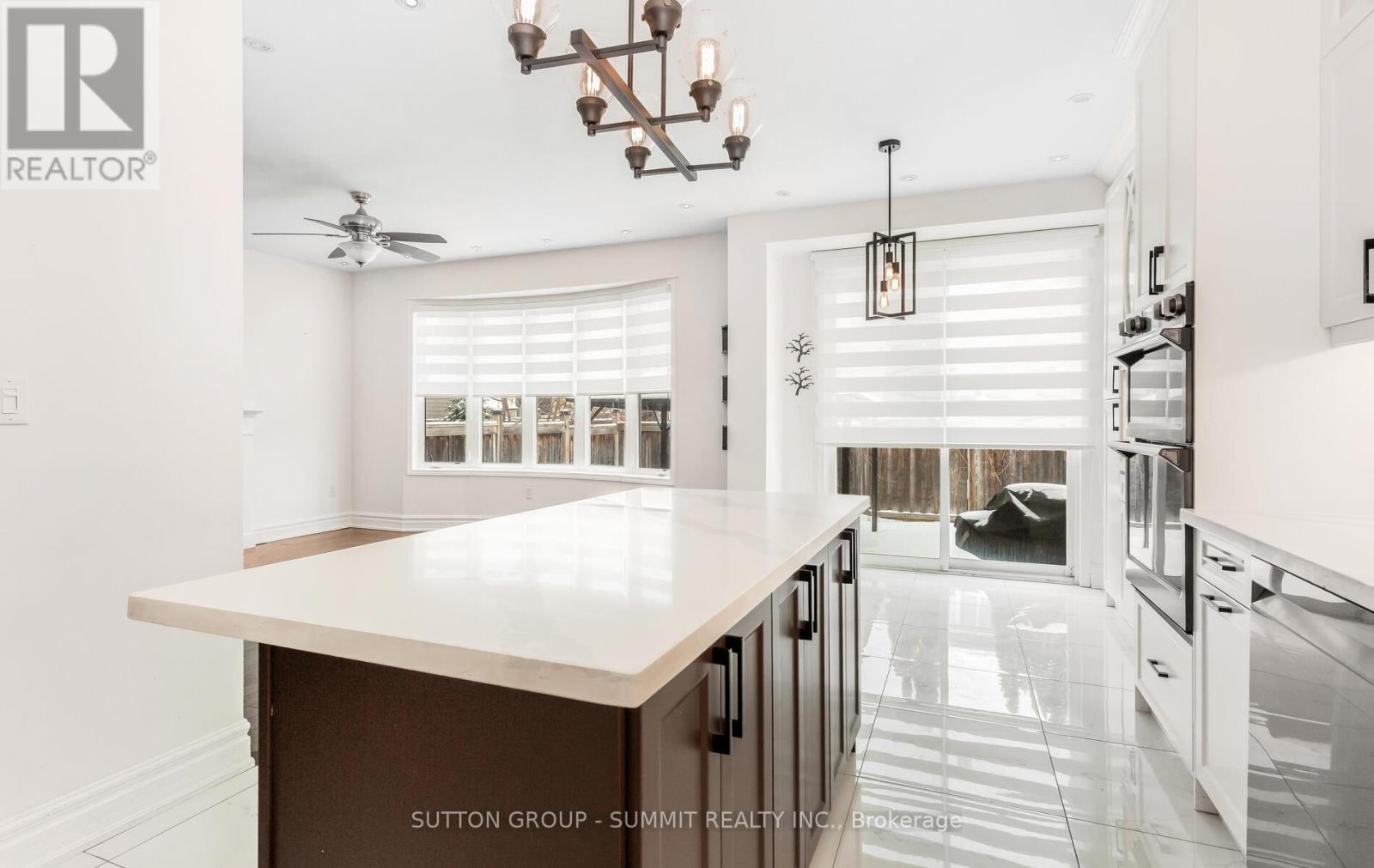 7570 Saint Barbara Boulevard, Mississauga, Ontario  L5W 0B6 - Photo 16 - W12804520