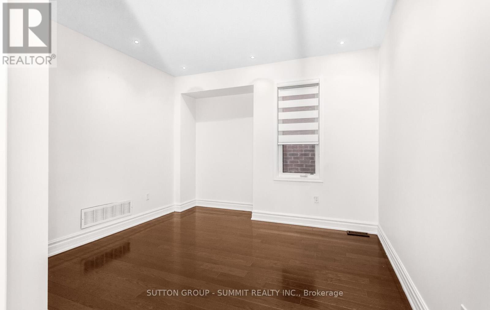 7570 Saint Barbara Boulevard, Mississauga, Ontario  L5W 0B6 - Photo 7 - W12804520