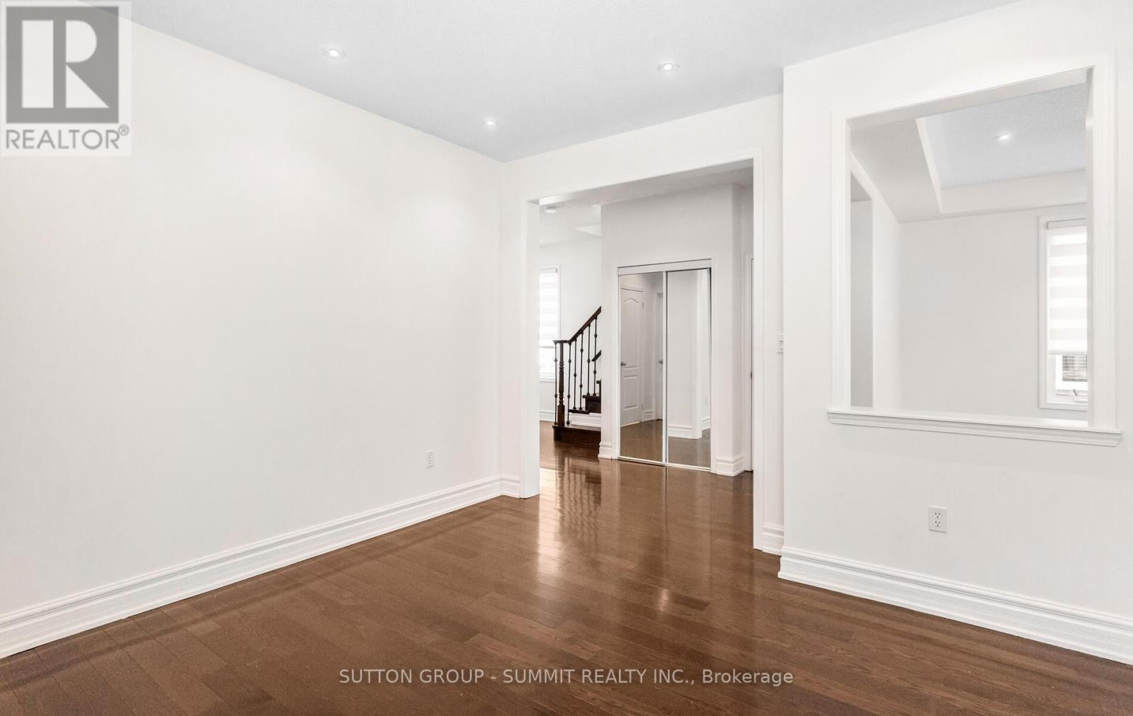 7570 Saint Barbara Boulevard, Mississauga, Ontario  L5W 0B6 - Photo 8 - W12804520