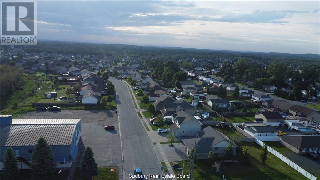 4292 Larocque Avenue, Val Caron, Ontario  P3P 1A3 - Photo 5 - 2126510