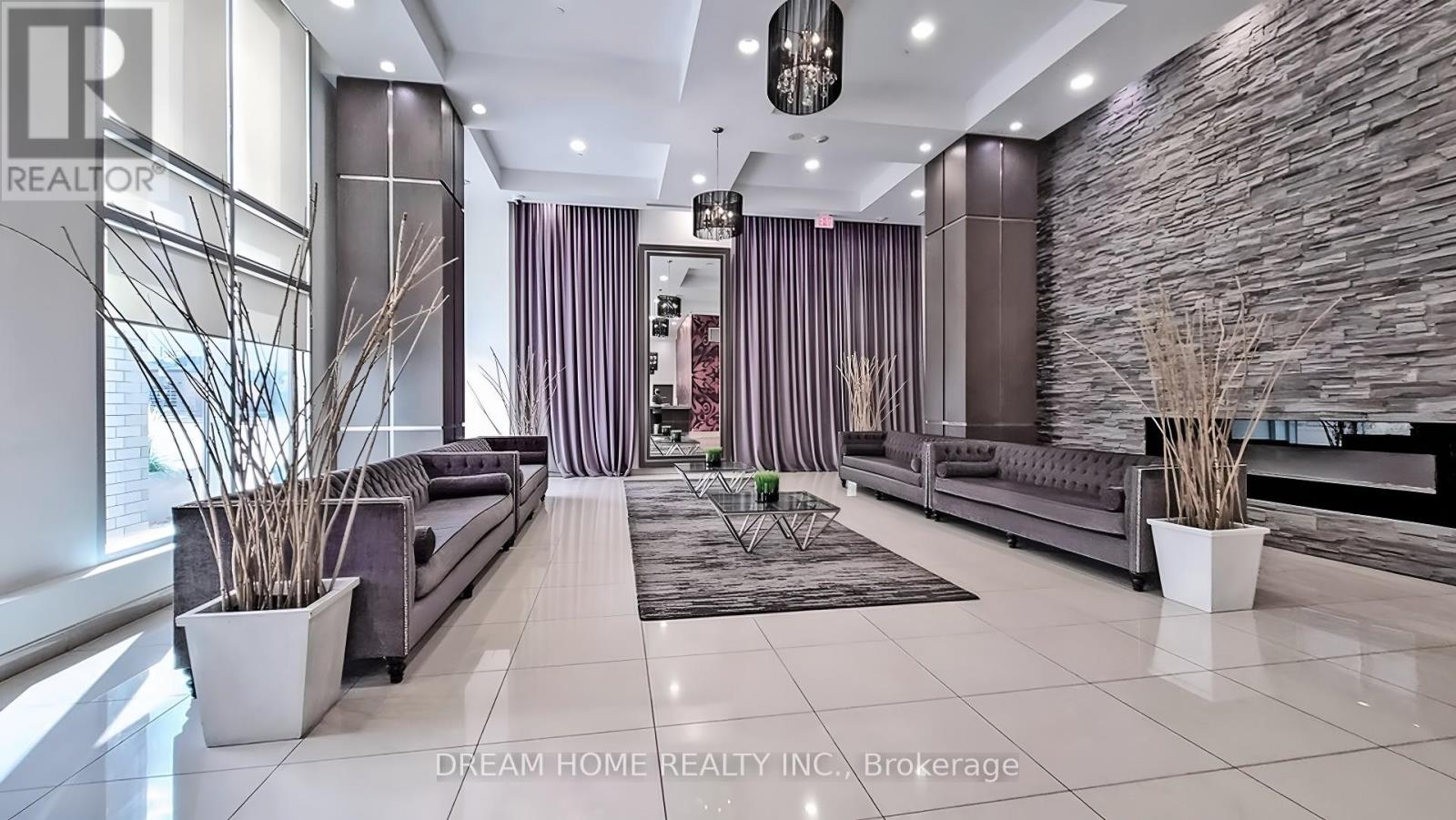 721 - 2756 Old Leslie Street, Toronto, Ontario  M2K 0E2 - Photo 2 - C12805742