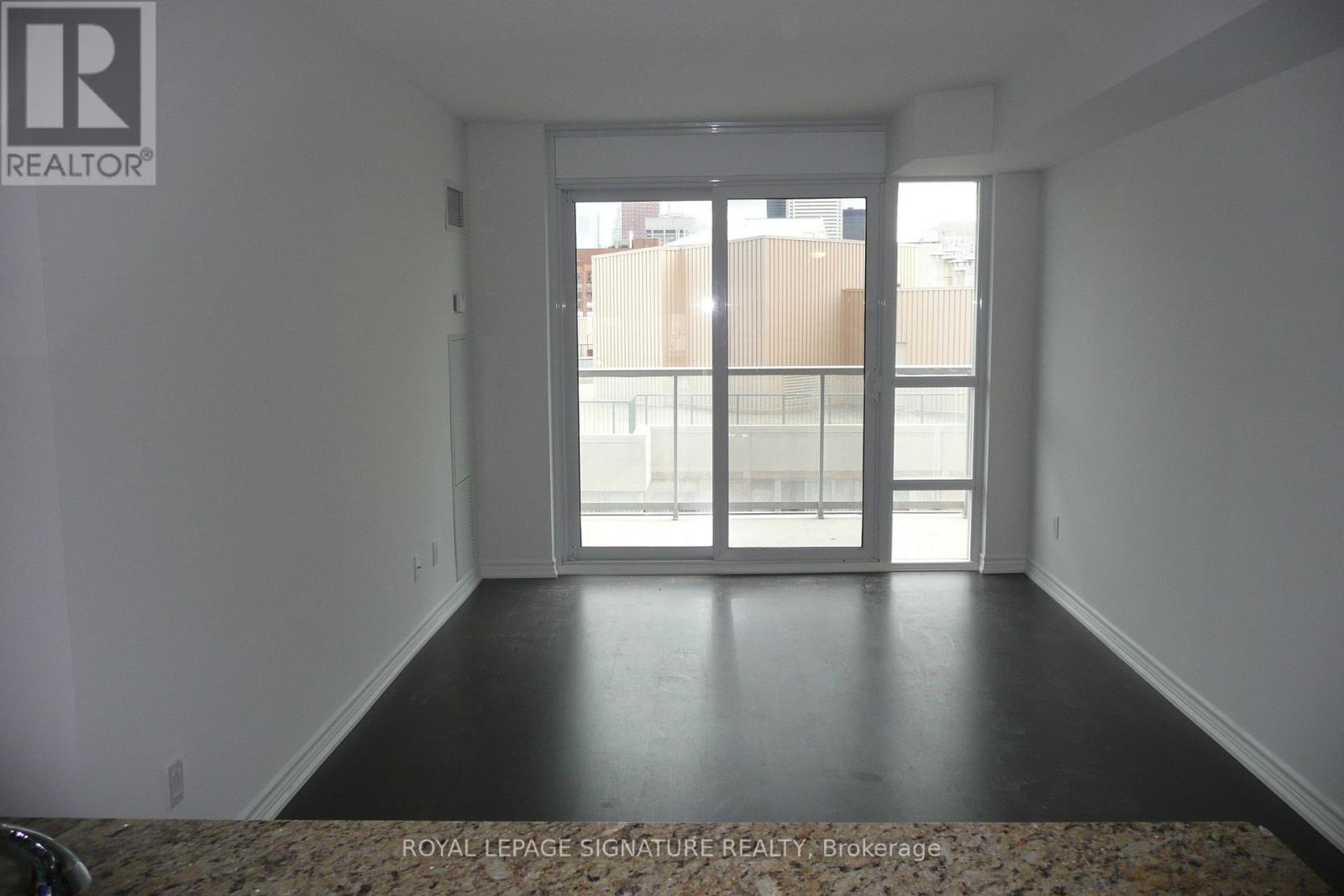 1907 - 761 Bay Street, Toronto, Ontario  M5G 2R2 - Photo 5 - C12805854