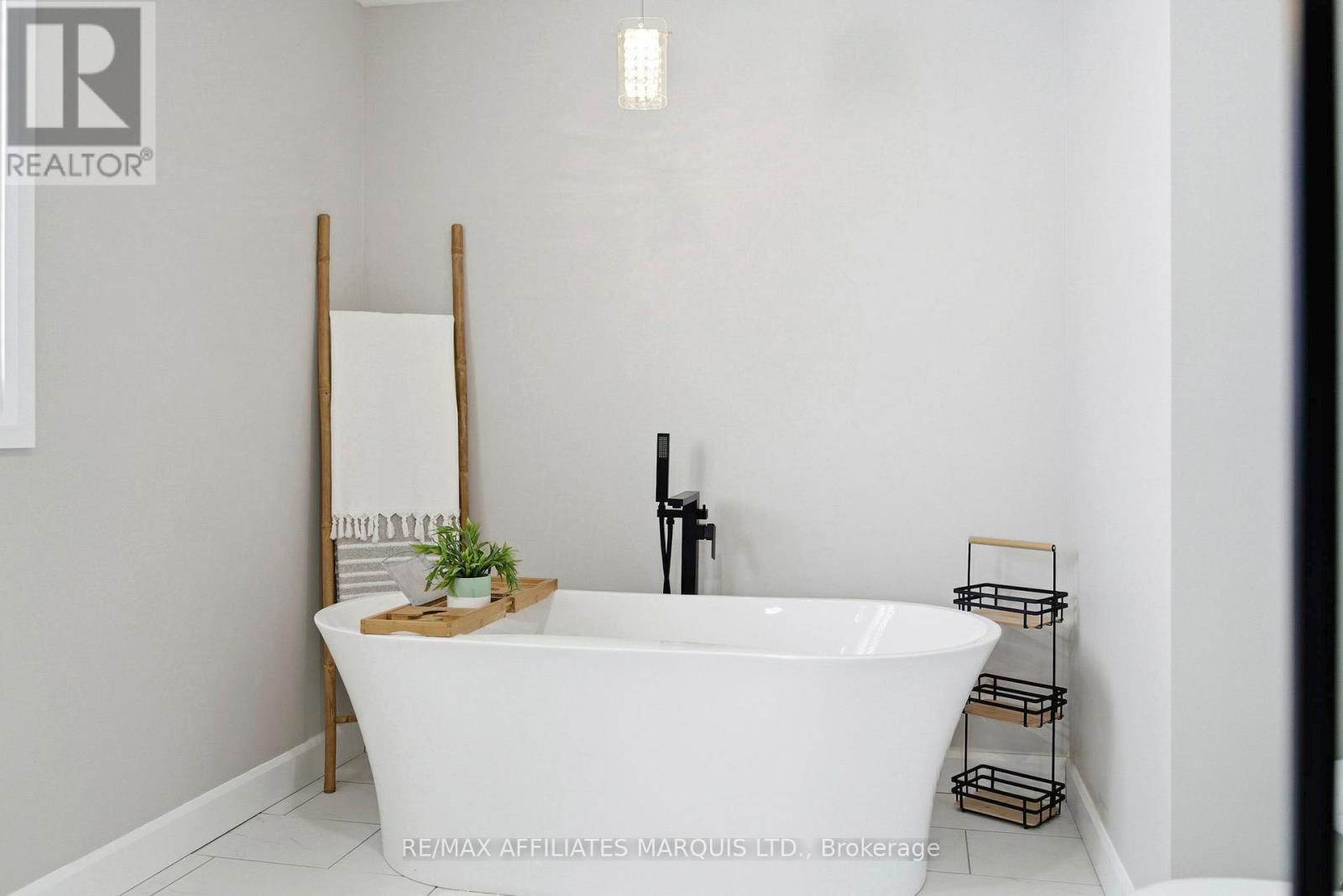 6836 James Crescent, South Glengarry, Ontario  K0C 2E0 - Photo 27 - X12805766