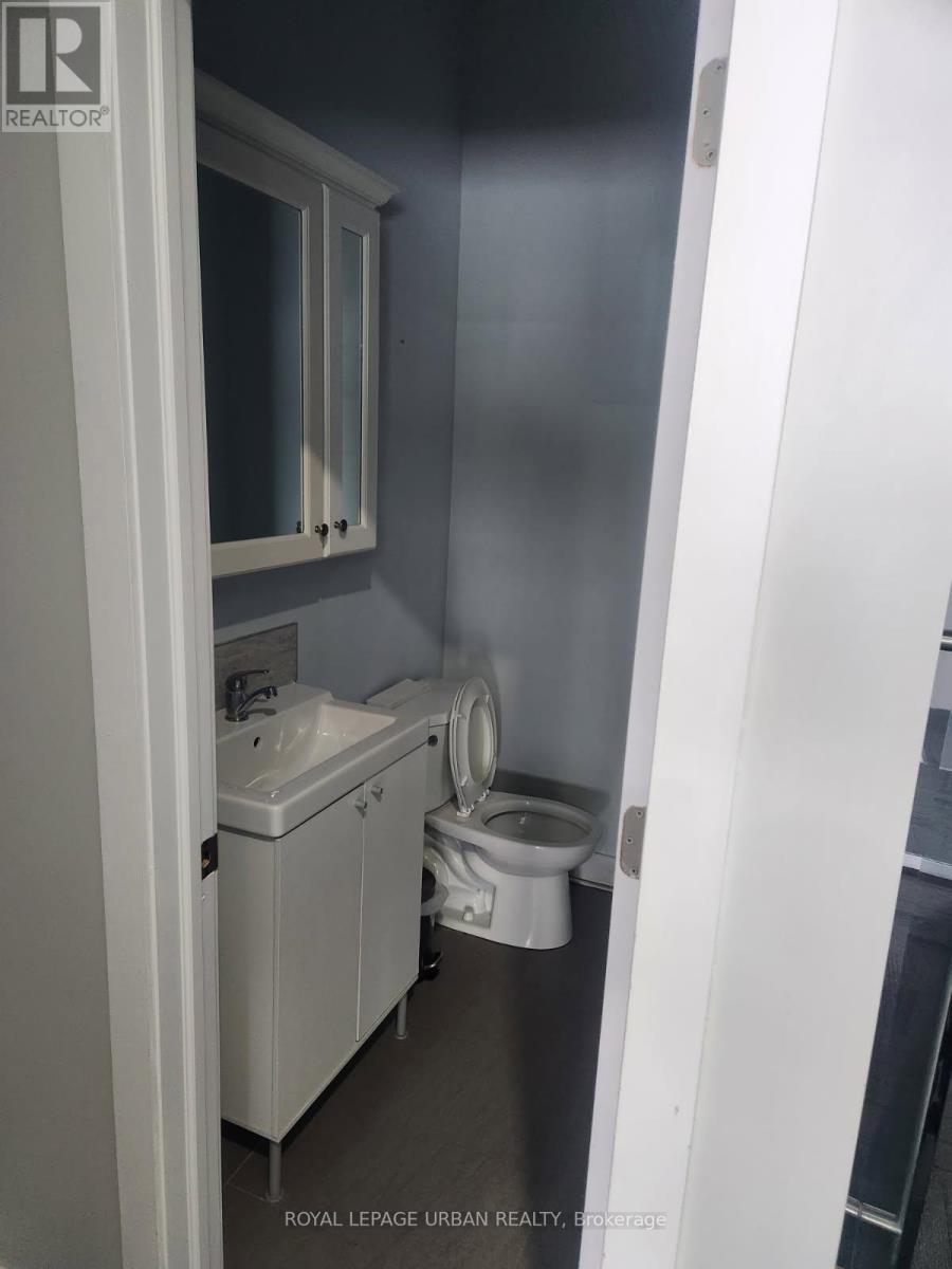 132 O'connor Drive, Toronto, Ontario  M4J 2S4 - Photo 6 - E12805764