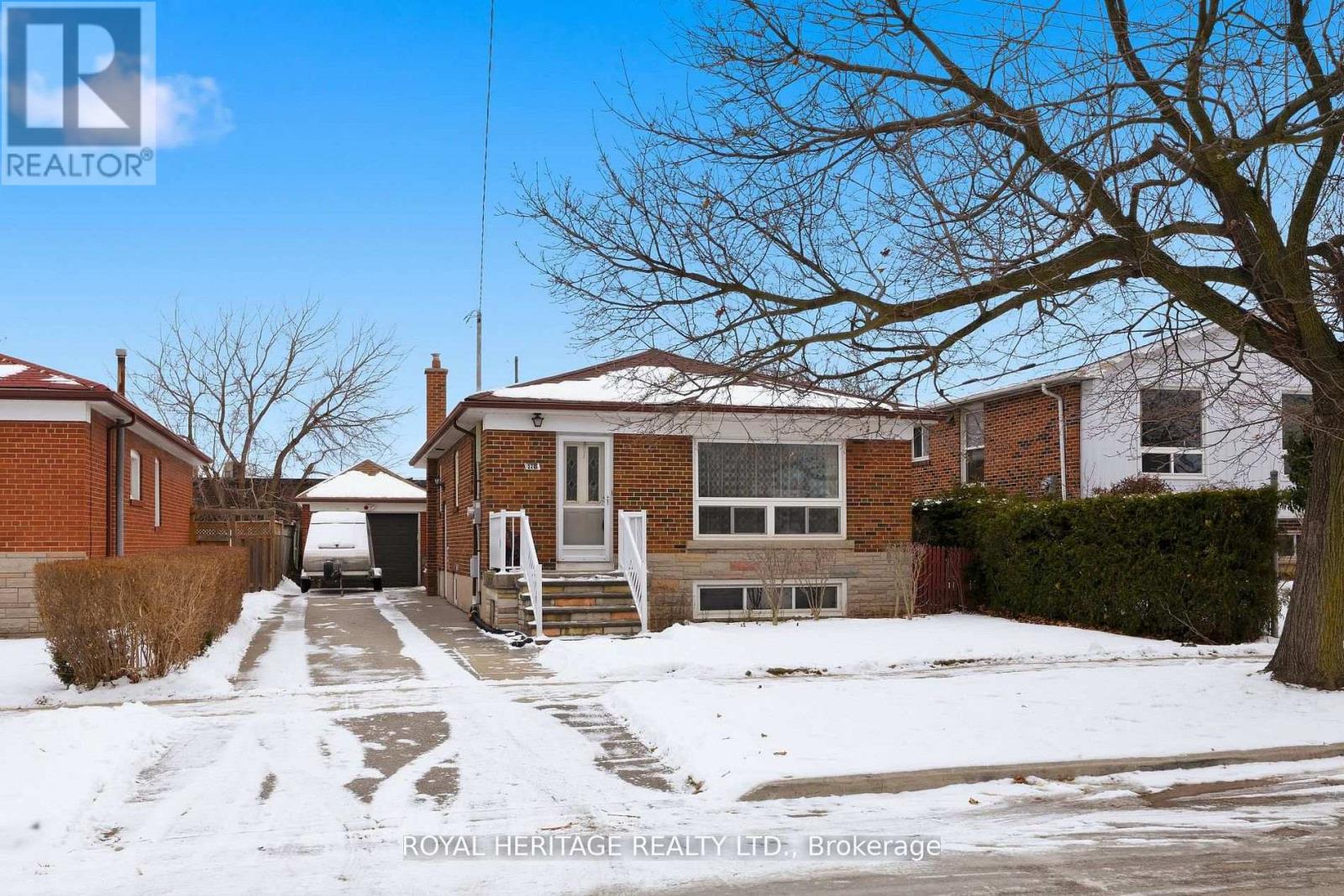 178 ELLENDALE DRIVE, Toronto, Ontario