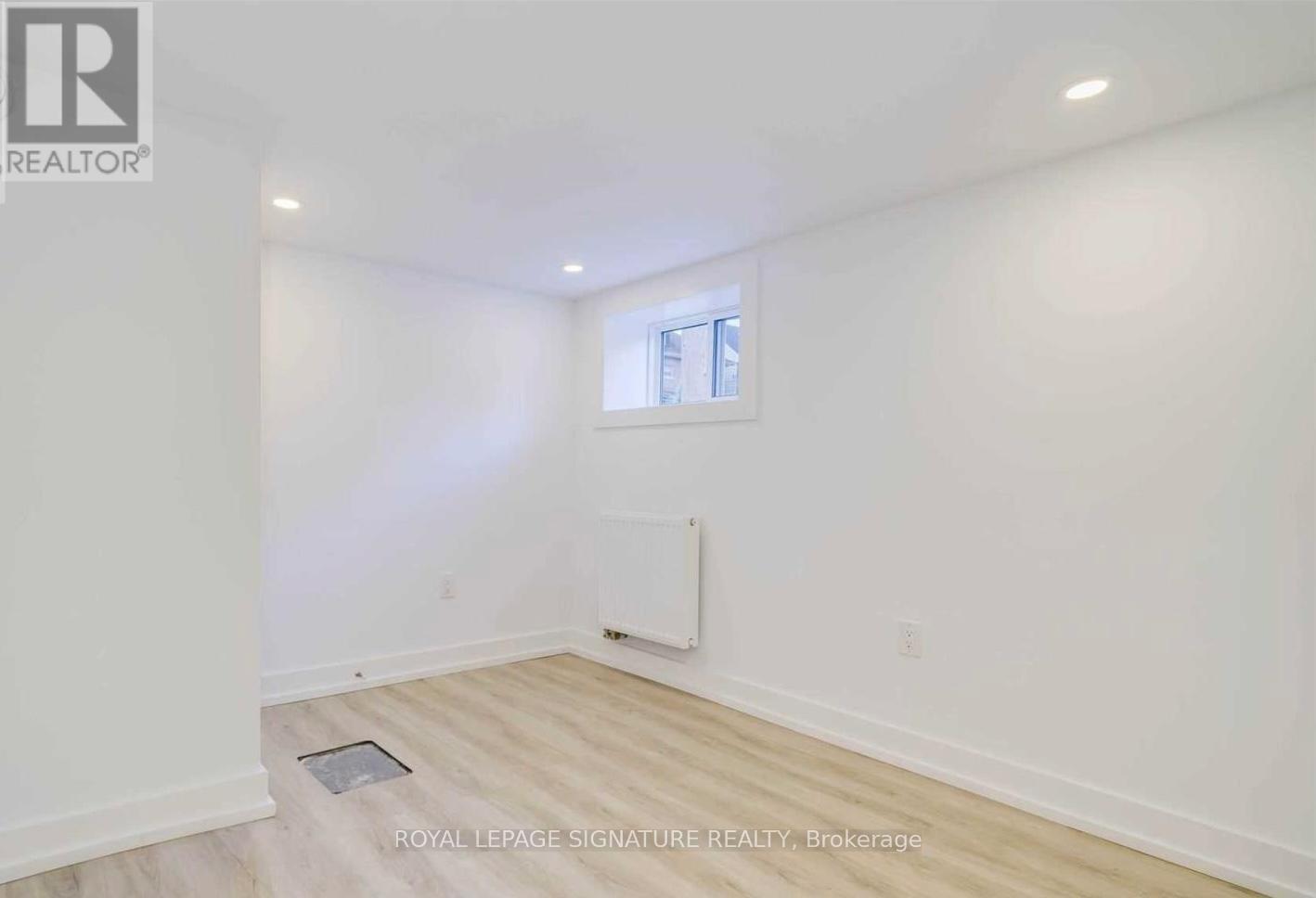 LOWER - 129 CURZON STREET, Toronto, Ontario