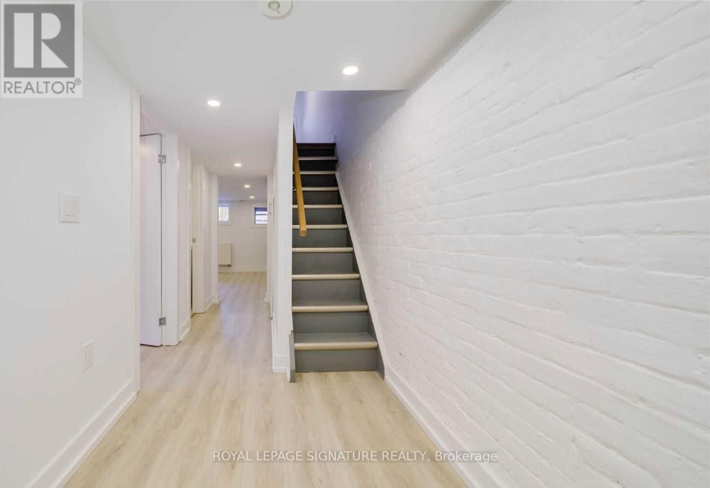 Lower - 129 Curzon Street, Toronto, Ontario  M4M 3B3 - Photo 2 - E12805858