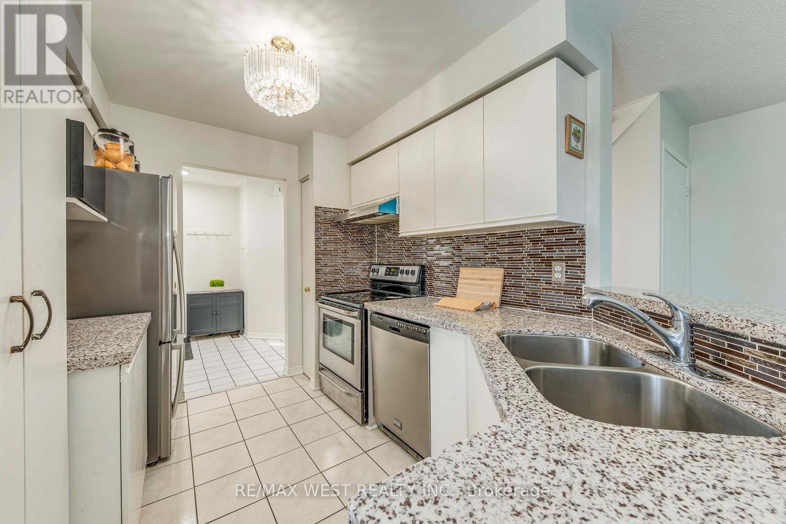 153 - 99 Bristol Road E, Mississauga, Ontario  L4Z 3P4 - Photo 16 - W12795740