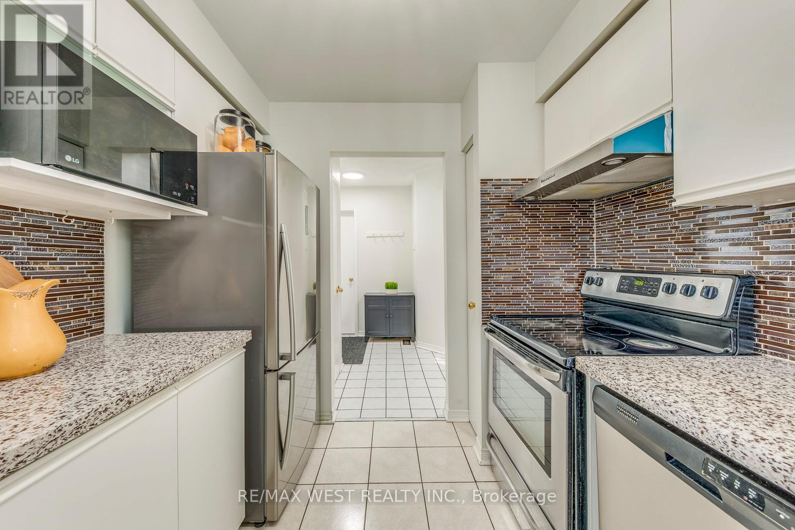 153 - 99 Bristol Road E, Mississauga, Ontario  L4Z 3P4 - Photo 17 - W12795740