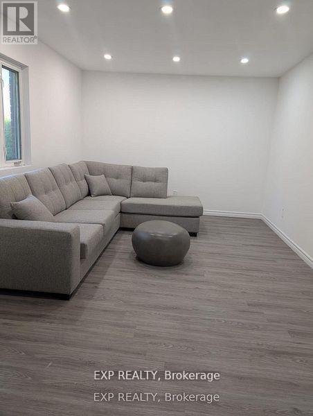 201 Garden Avenue, Georgina, Ontario  L4P 2L3 - Photo 4 - N12805826