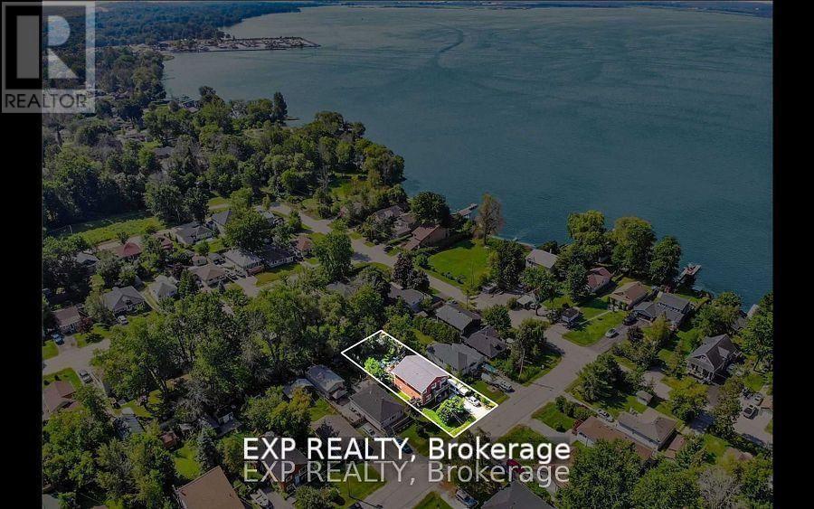 201 Garden Avenue, Georgina, Ontario  L4P 2L3 - Photo 9 - N12805826