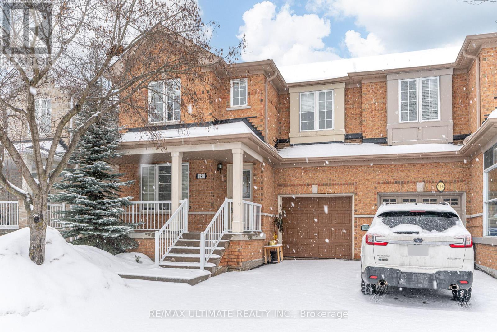 195 KNAPTON DRIVE, Newmarket, Ontario