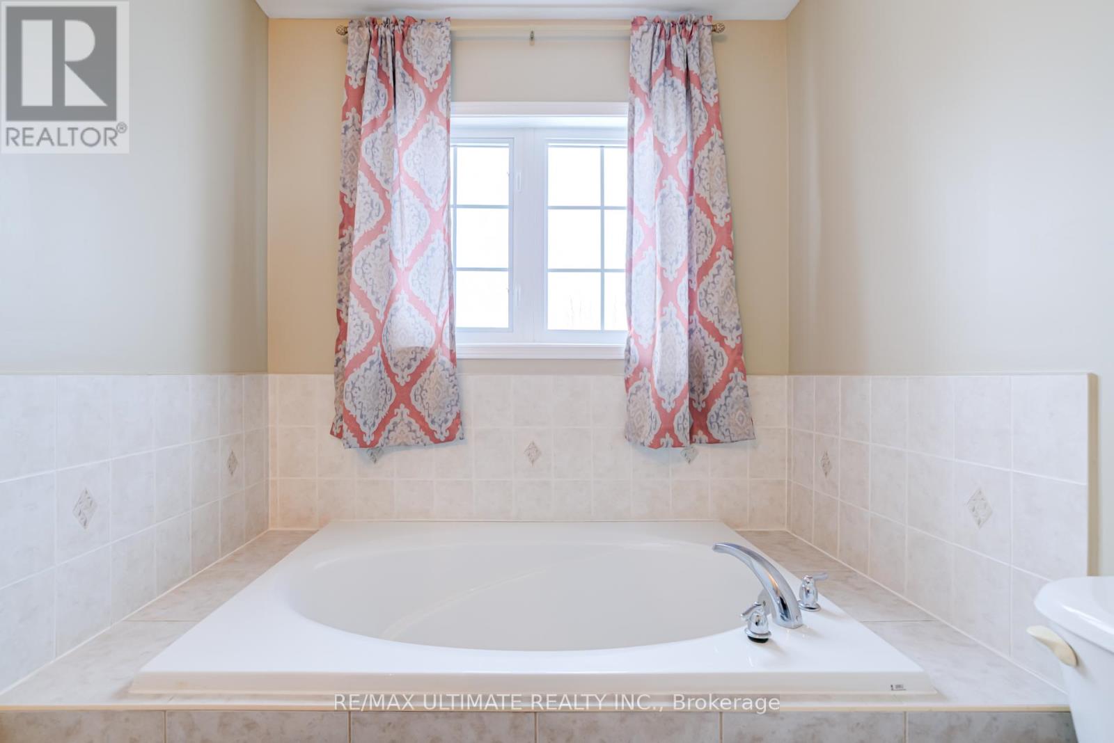 195 Knapton Drive, Newmarket, Ontario  L3X 3B5 - Photo 18 - N12805834