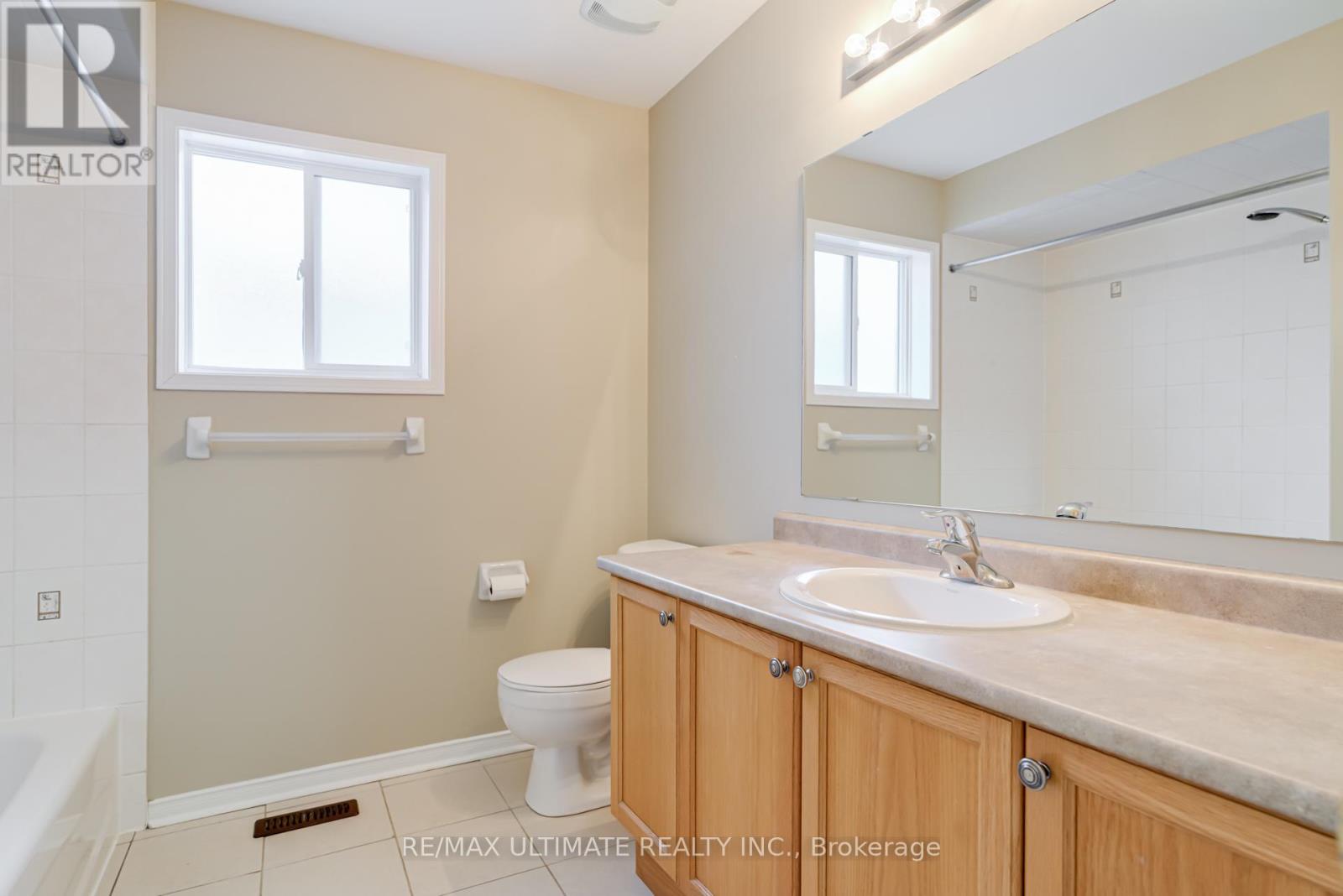 195 Knapton Drive, Newmarket, Ontario  L3X 3B5 - Photo 21 - N12805834