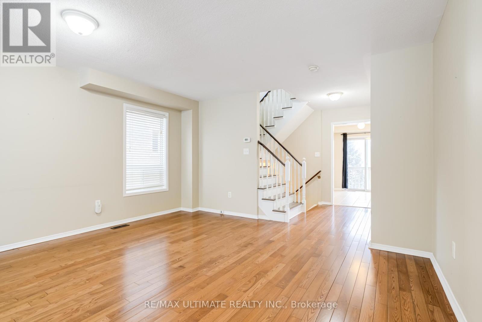 195 Knapton Drive, Newmarket, Ontario  L3X 3B5 - Photo 3 - N12805834