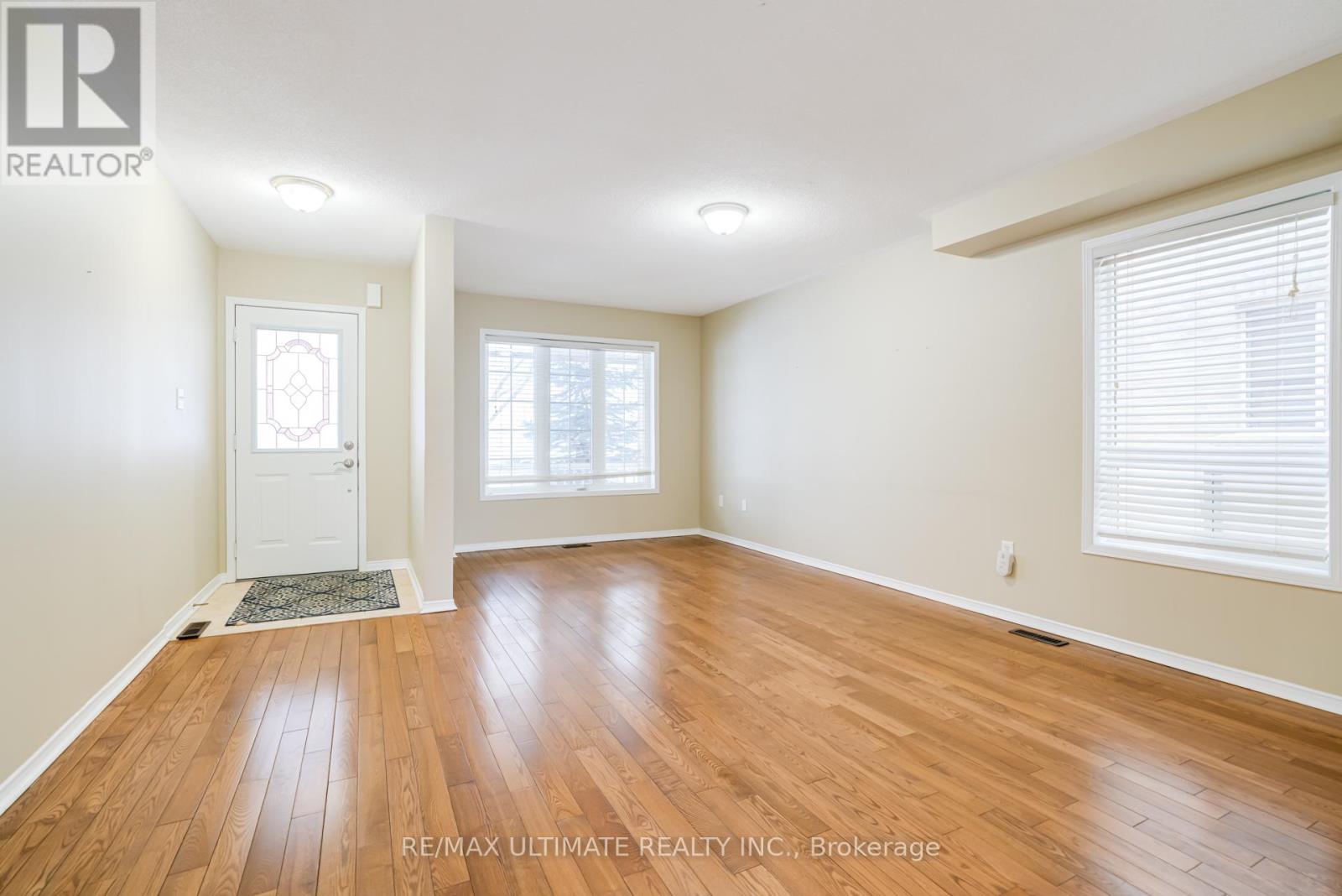 195 Knapton Drive, Newmarket, Ontario  L3X 3B5 - Photo 4 - N12805834