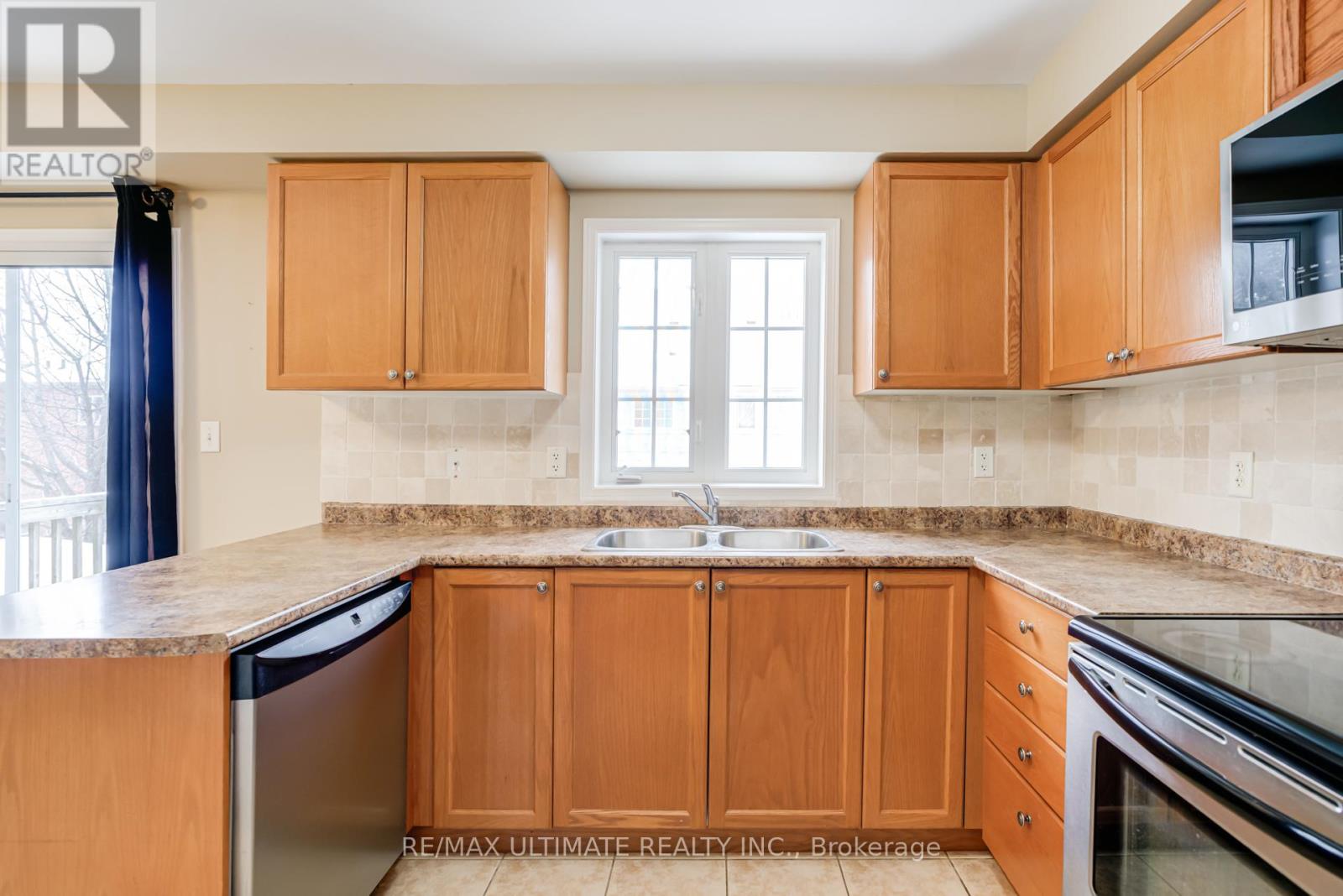 195 Knapton Drive, Newmarket, Ontario  L3X 3B5 - Photo 8 - N12805834